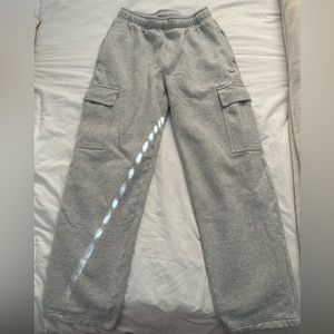 aritzia tna cargo sweatpants size XS(open to some offers)